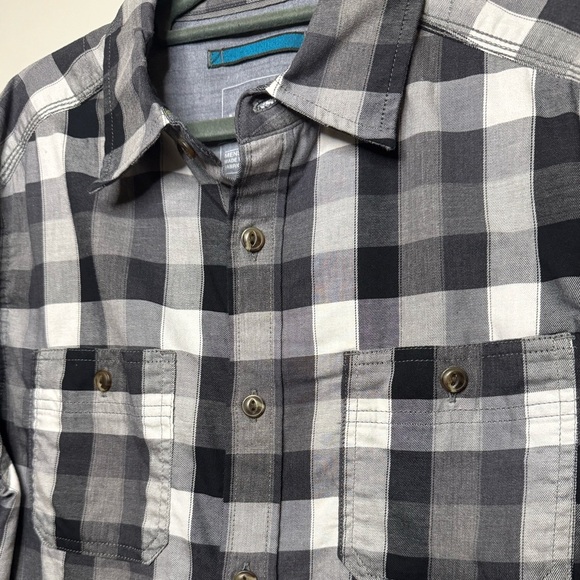 The North Face Men's Black and White Cumberland Plaid Button Down Shirt - Picture 4 of 7